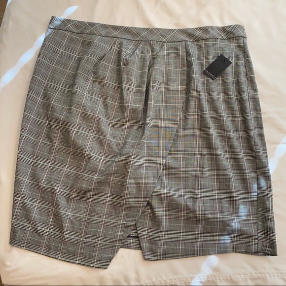 Eloquii Glen Plaid Tulip Hem Skirt Size 26 - Picture 3 of 10